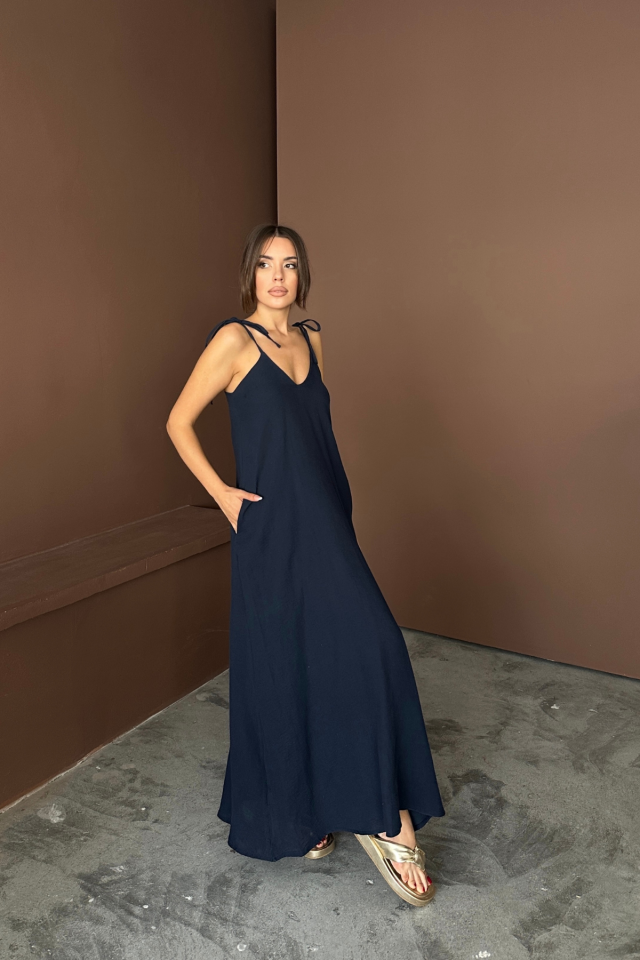 ASKILI UZUN SALAŞ MÜSLİN ELBİSE - Lacivert