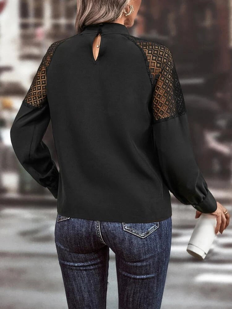 Kadın Uzun Kollu Anahtar Deliği Yaka Reglan Kol Dantel Detaylı Ithal Krep Bluz