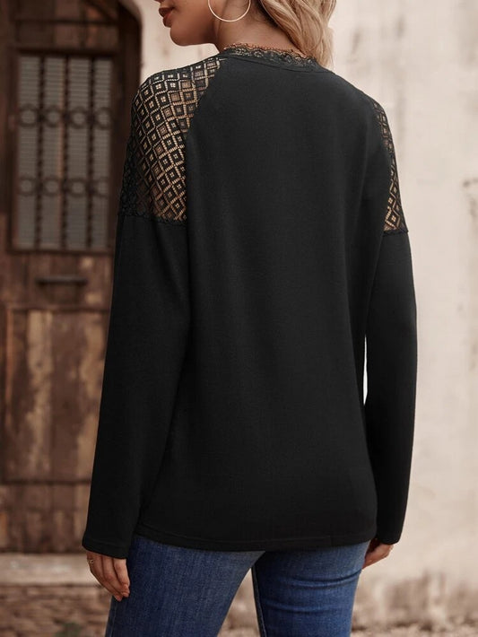Kadın Uzun Kollu V Yakalı Dantel Detaylı Viskon Bluz