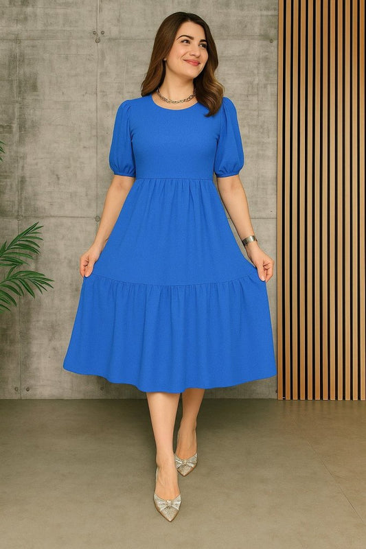 Kadın Kısa Kollu Yakası Açık Katlı Bürümcük Balon Elbise