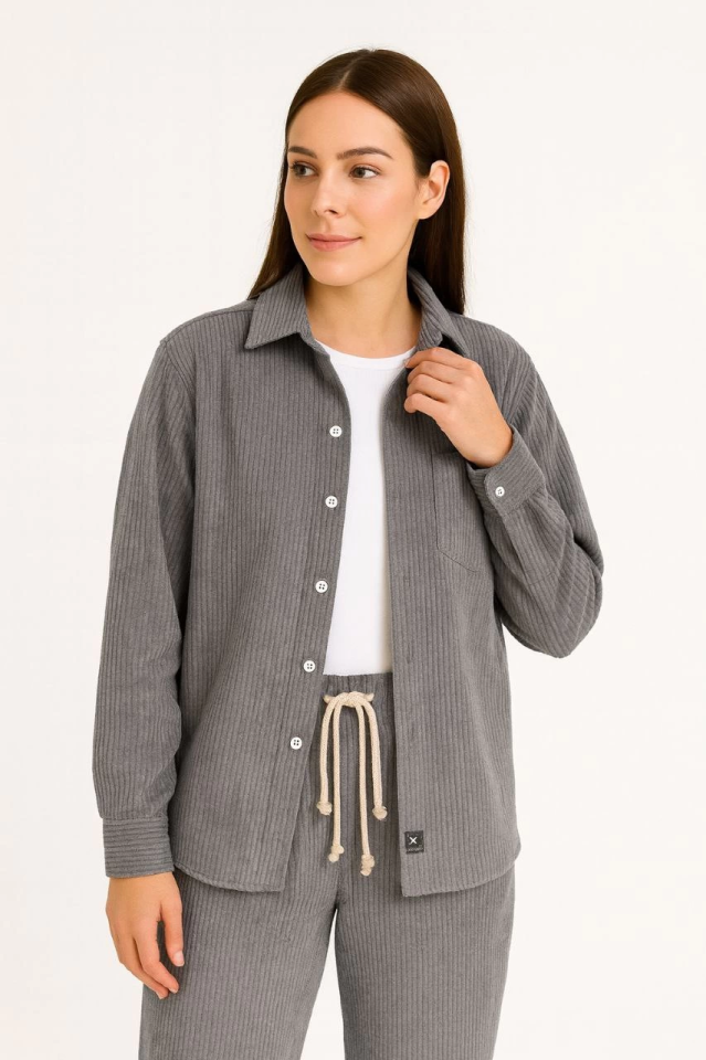 Kadife Oversize Takım - Gömlek Ve Pantolon İkili Set Füme Corduroy Şıklığı, Rahat Ve Zarif Duruş Yumuşak Dokulu Kadife Kumaş, Düğmeli Gömlek Üst Ve Lastikli Pantolon Alt Parça Ile Gün Boyu Konfor- Füme