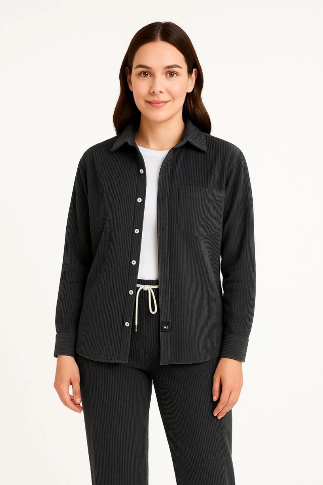 Kadife Oversize Takım - Gömlek Ve Pantolon İkili Set Füme Corduroy Şıklığı, Rahat Ve Zarif Duruş Yumuşak Dokulu Kadife Kumaş, Düğmeli Gömlek Üst Ve Lastikli Pantolon Alt Parça Ile Gün Boyu Konfor- Siyah