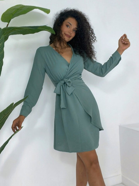 Kruvaze Yaka Bağlamalı Fırfırlı Ayrobin Elbise -Mint