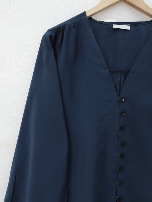 V Yaka Düğmeli Arkası Uzun Gömlek -Laci