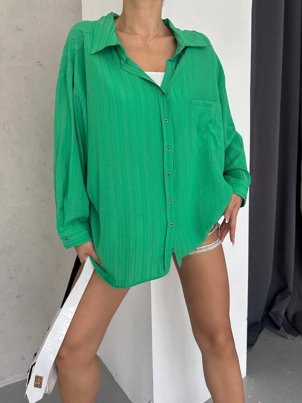 Ağaç kabuğu oversize arkası pileli gömlek