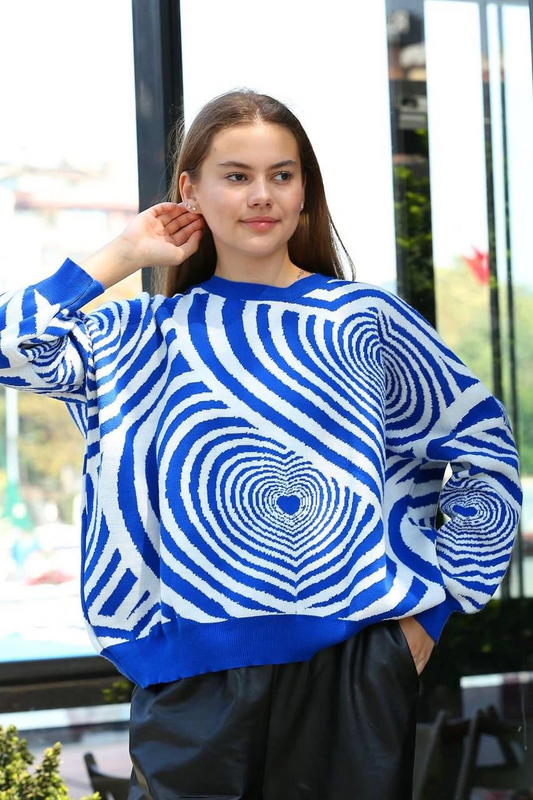 Beyaz kalp çizgili kazak saks mavisi