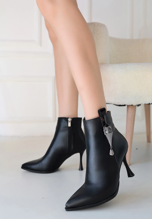 Biort Siyah Cilt Topuklu Bot