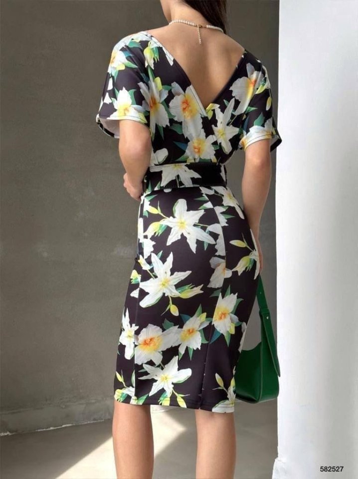 Kadın Dalgıç Kumaş V Yaka çiçek Desenli Kuşaklı Kalem Elbise