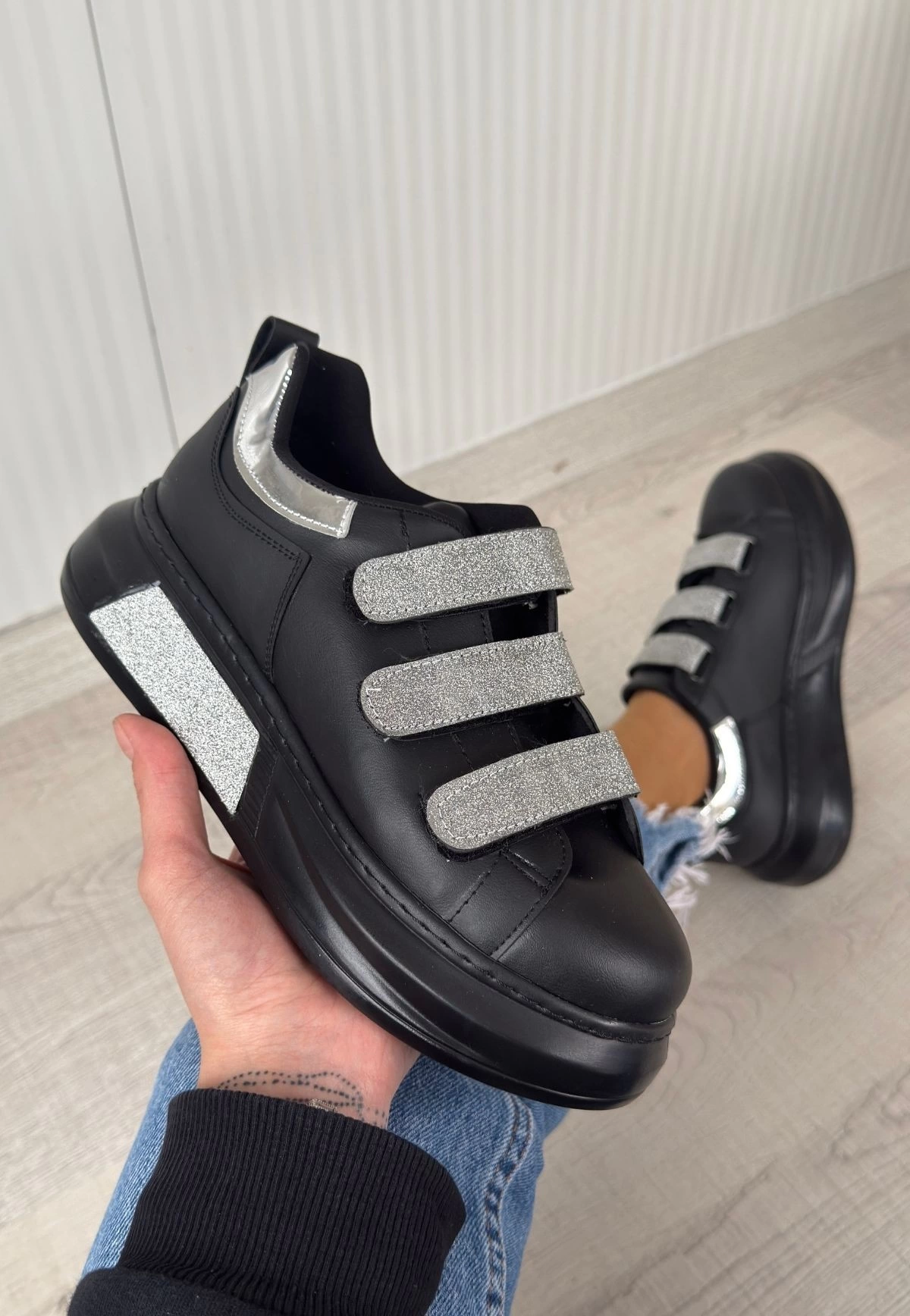 Elika Siyah Cilt Simli Cırt Cırtlı Spor Ayakkabı