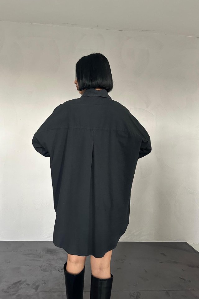 Siyah Çift Cep Kapaklı Çıtçıtlı Gömlek