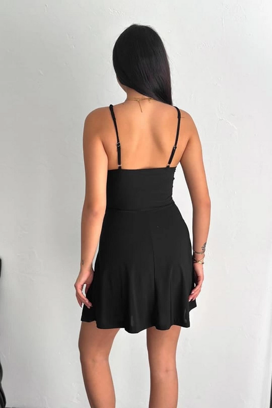 İnce çift askılı mini elbise