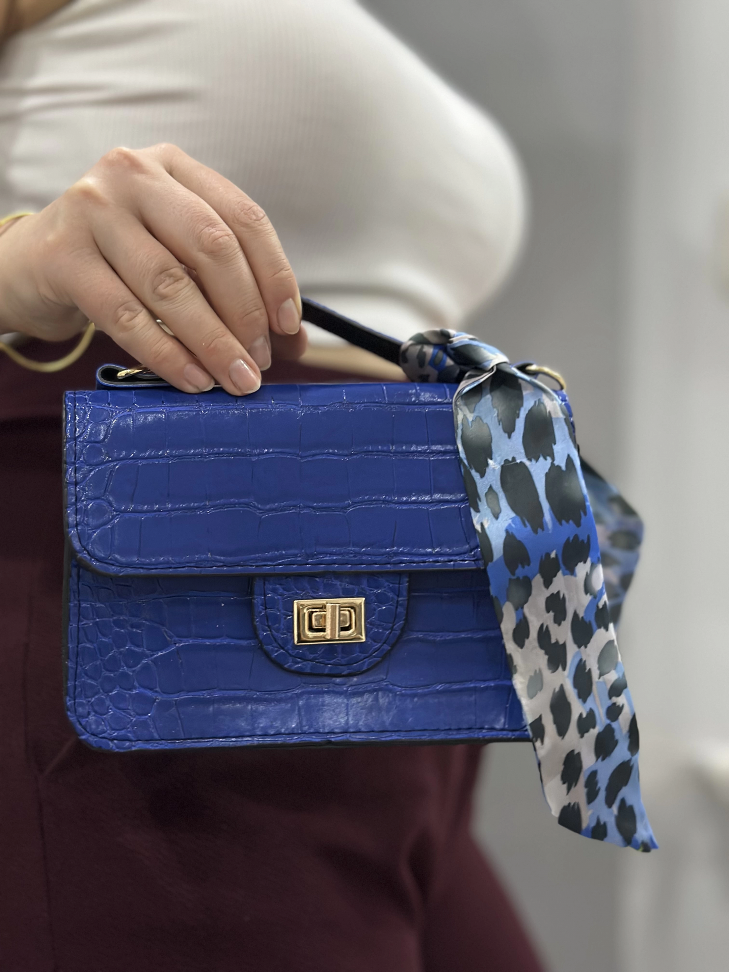 Jisse saks cilt çanta