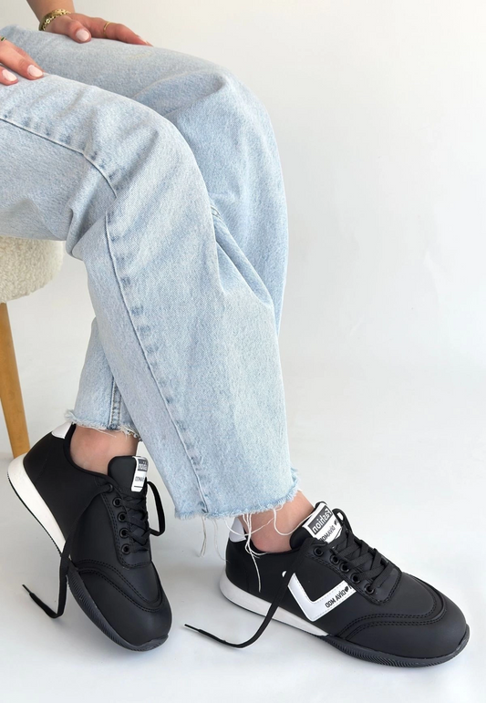 Jowen Siyah Cilt Beyaz Detaylı Bağcıklı Spor Ayakkabı