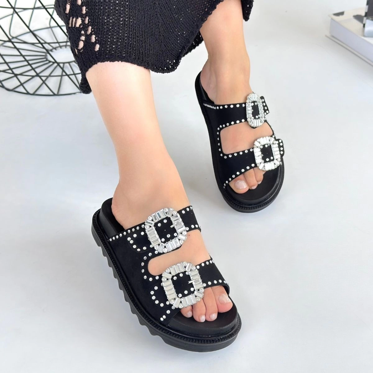 Juana Siyah Nubuk Taşlı Terlik