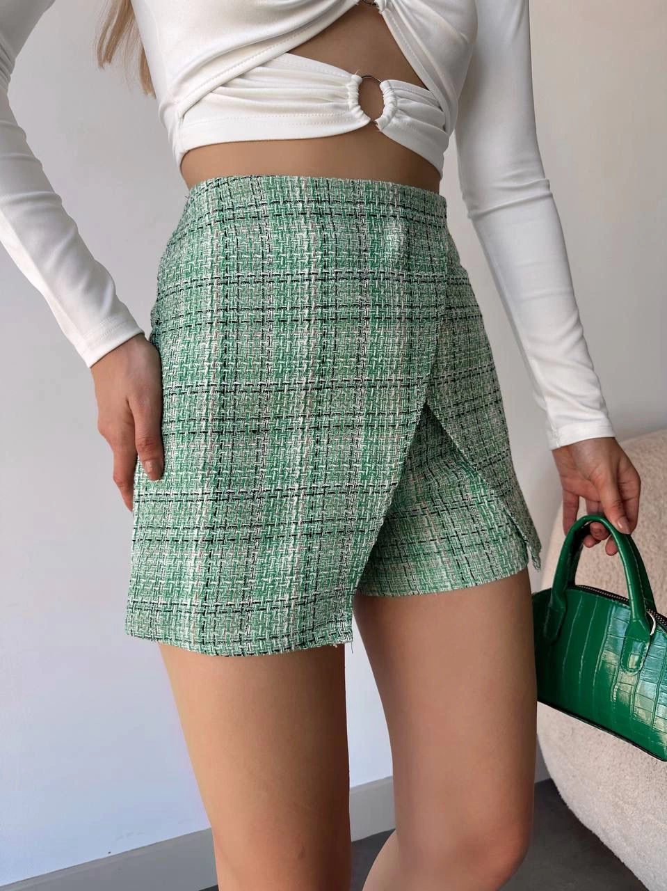 Kapaklı tüvit şort etek yeşil