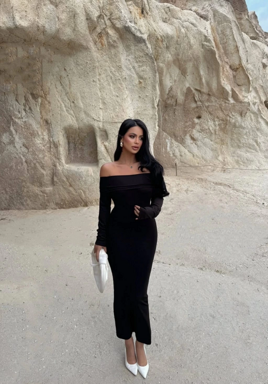 Madonna yaka esnek kumaş elbise siyah