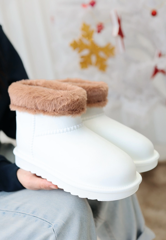 Mordi Beyaz Oval Burunlu Su Geçirmez İçi Kürklü Bot