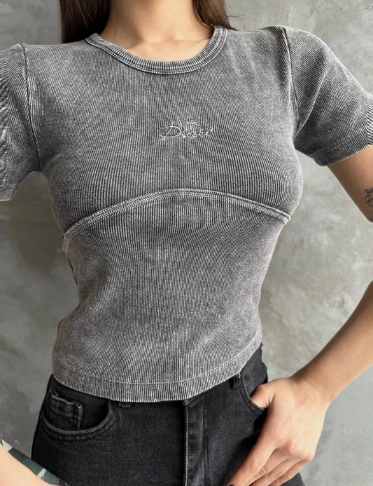 Nakış işlemeli asit yıkamalı bluz