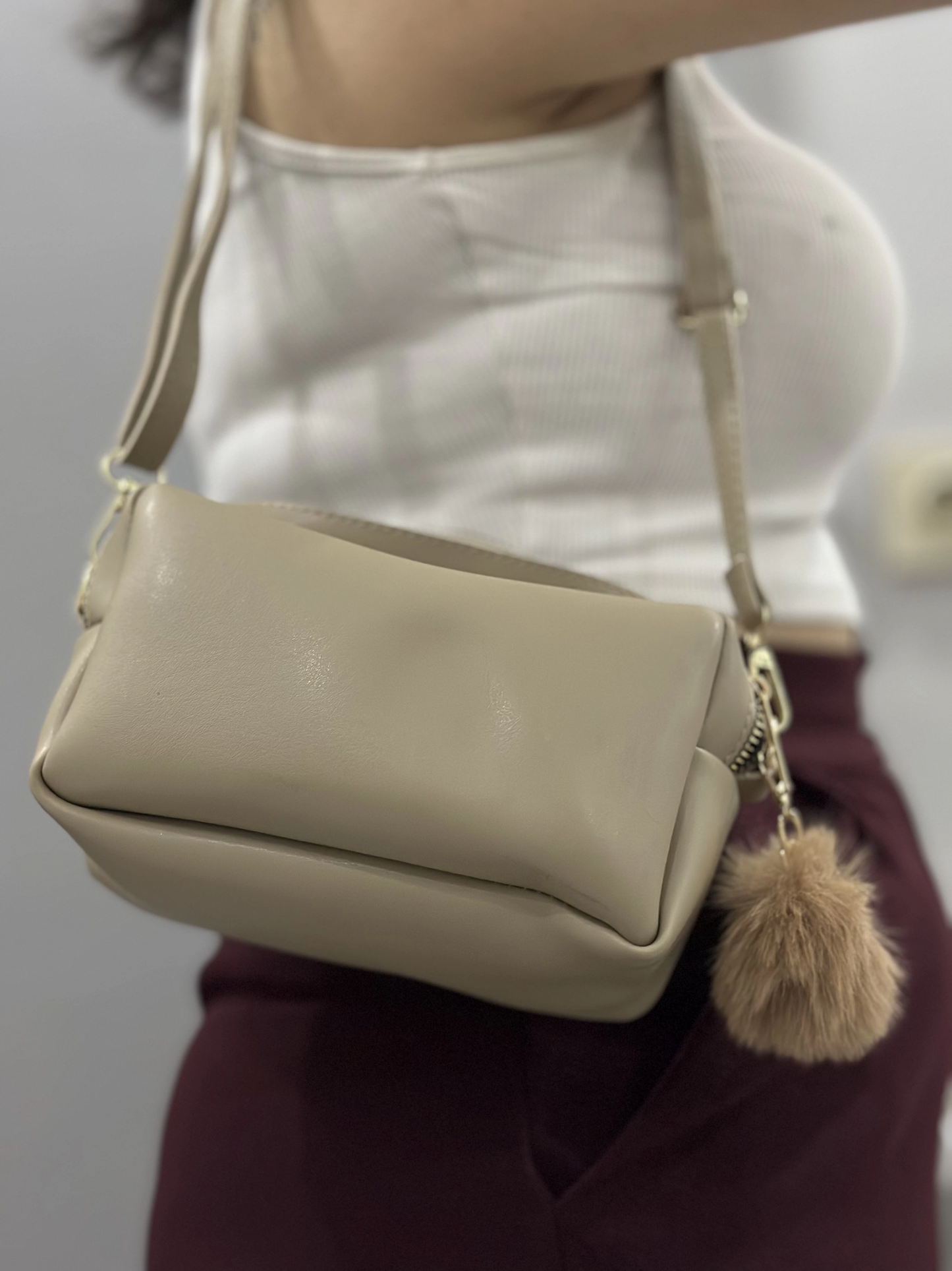 Ponpon vizon cilt çanta