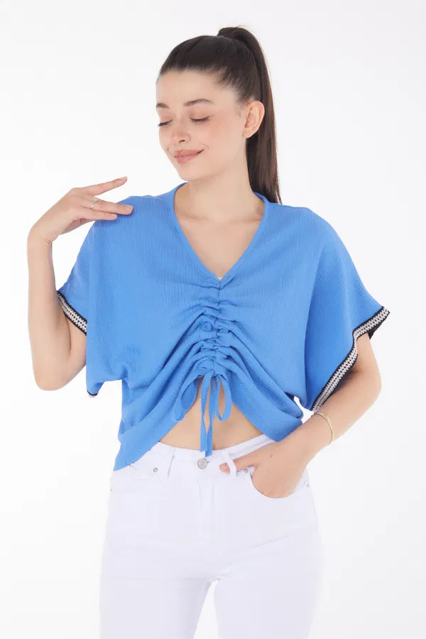 V yaka büzgülü detaylı bluz