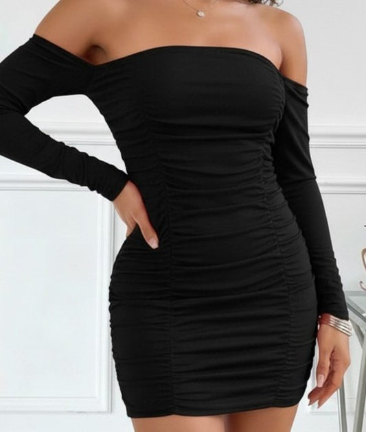 Kadın Uzun Kollu Omuzlardan Açık Takma Kollu Büzgülü Sandy Kısa Elbise