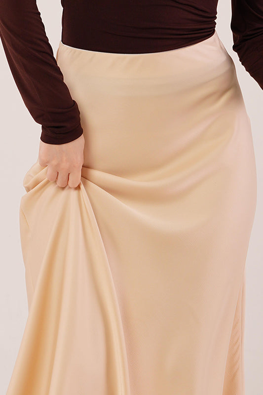 Çan Kesim Midi Krem Saten Etek
