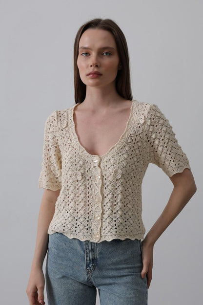 Çiçek Detaylı Düğmeli Triko - Ekru