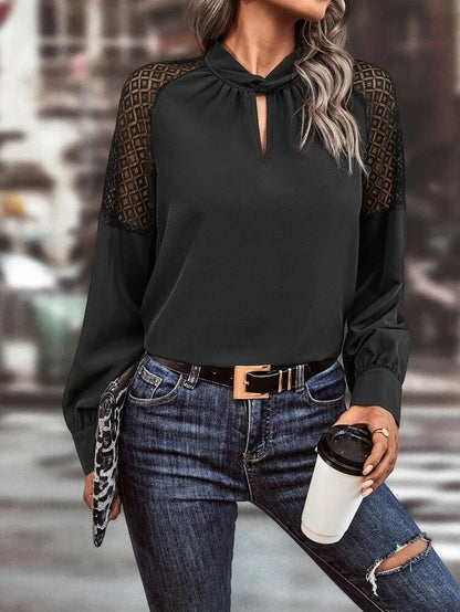 Kadın Uzun Kollu Anahtar Deliği Yaka Reglan Kol Dantel Detaylı Ithal Krep Bluz