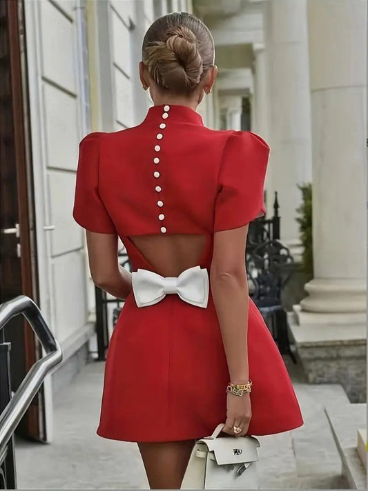 Kadın Kısa Kollu Balıkçı Yaka Arkadan Kelebek Dekolte Detaylı Kısa Atlas Elbise