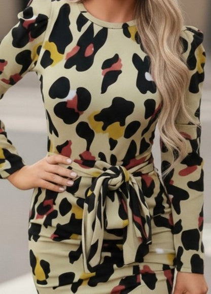 Kadın Uzun Kollu Yuvarlak Yaka Belden Kuşaklı önden Yırtmaçlı örme Krep Elbise