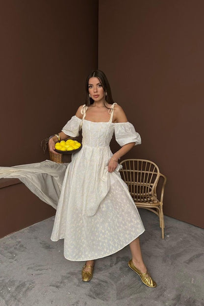 Bej Omuzu Bağcıklı Balon Kollu Brode Elbise