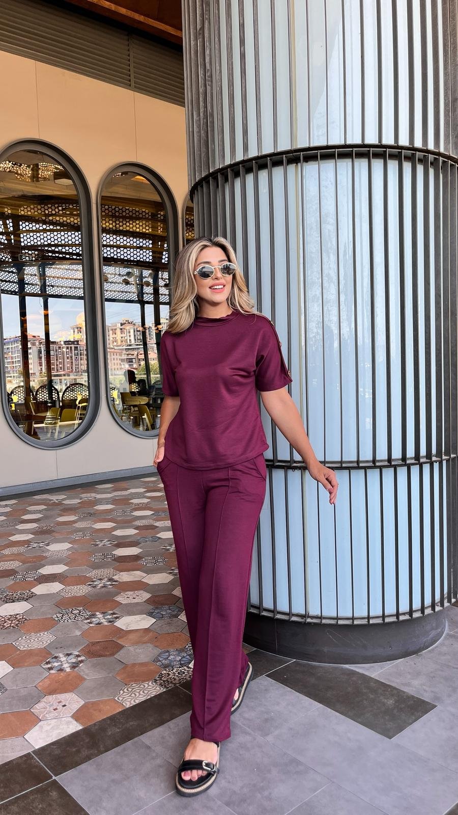 Kadın Kısa Kollu Bisiklet Yaka Omuzdan Düğmeli Viskon Iki Iplik Kısa Bluz Ve Pantolon Ikili Takım