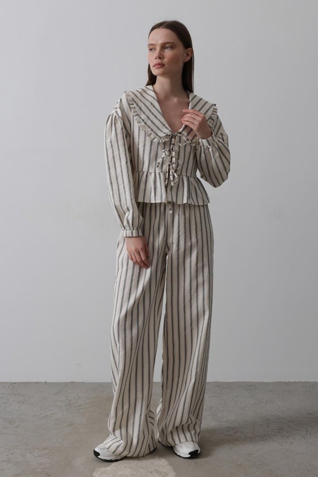 Bebe Yakalı Önü Bağlamalı Takım - Natür