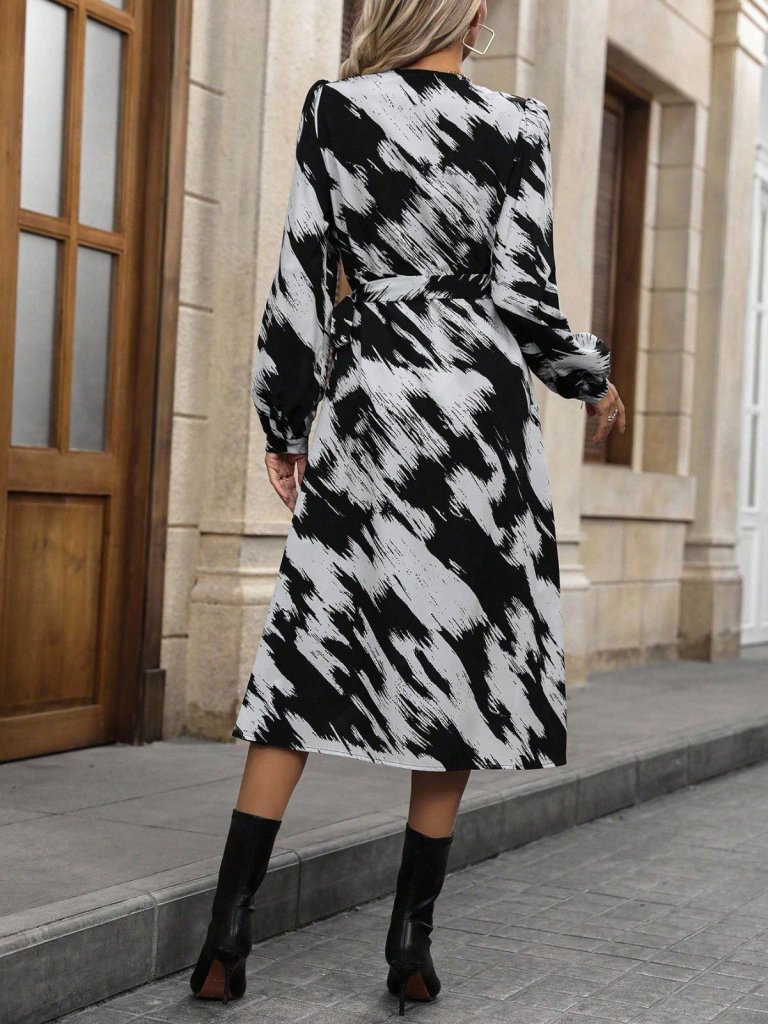 Kadın Uzun Kollu Kruvaze Yakalı Yandan Bağlamalı Desenli Mini Modal Elbise