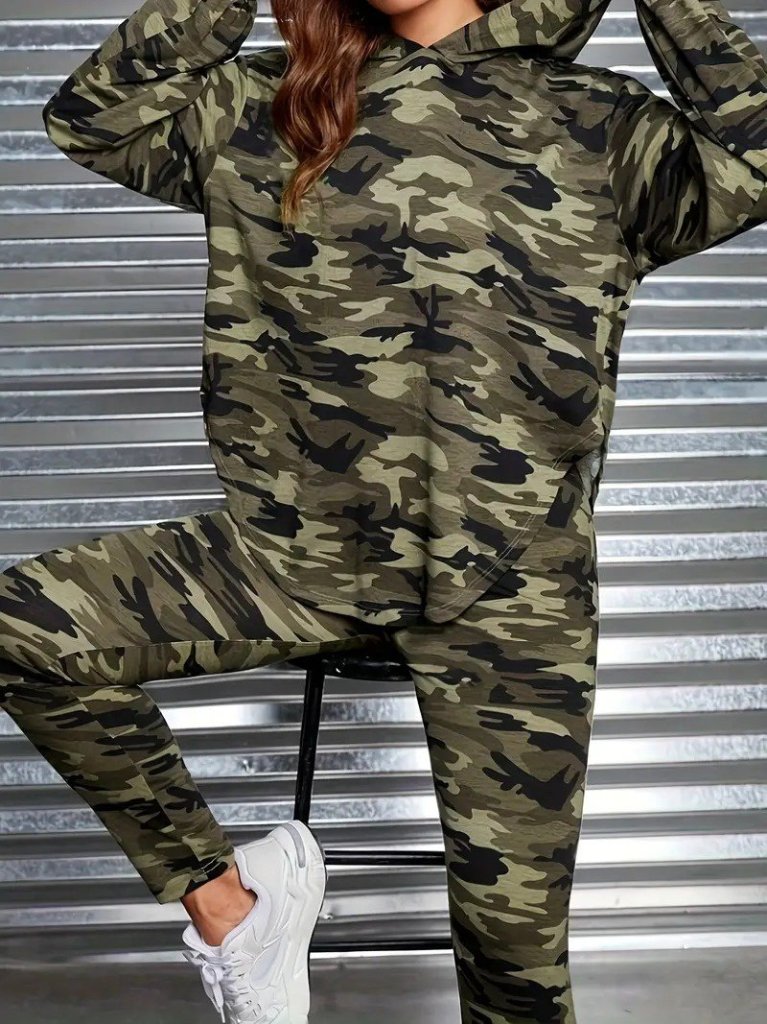 Kadın Uzun Kollu Kapşonlu Kamuflaj Desenli Bluz Ve Pantolon Tayt Ikili Takım