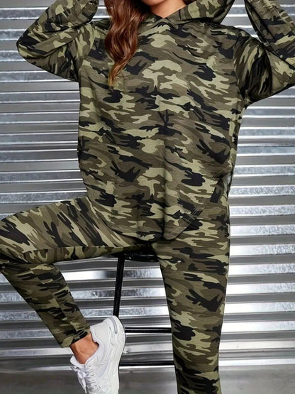 Kadın Uzun Kollu Kapşonlu Kamuflaj Desenli Bluz Ve Pantolon Tayt Ikili Takım