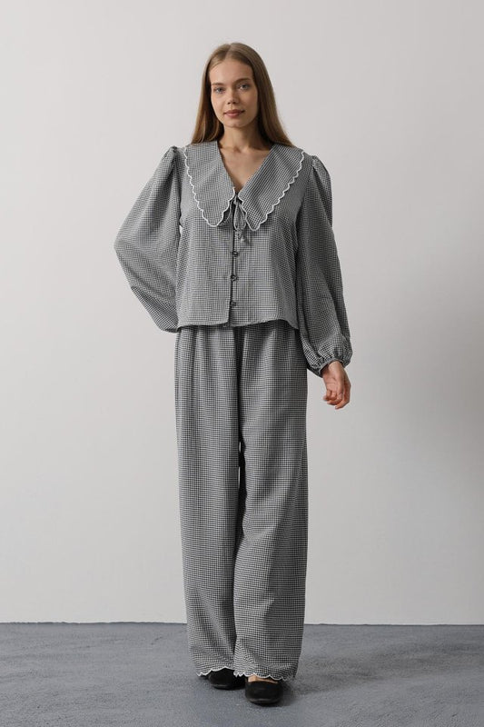 İşlemeli Bebe Yakalı Pantolon Takım - Siyah