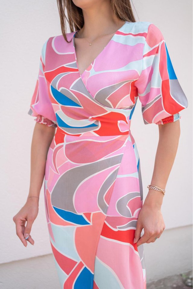 Fuşya Desenli Yırtmaçlı Elbise