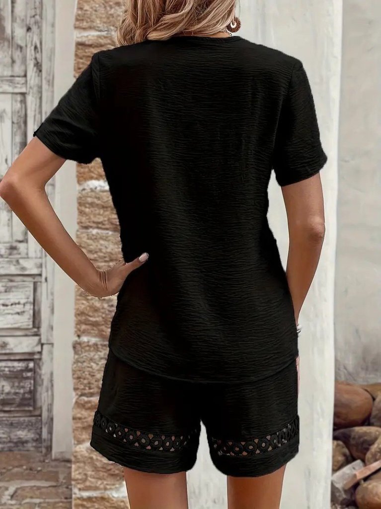 Kadın Kısa Kollu V Yakalı Dantel Detaylı Bürümcük Bluz Ve Short Ikili Takım