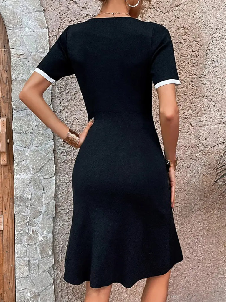 Kadın Kısa Kollu Bisiklet Yaka Yandan Yırtmaçlı Renkli şerit Detay Janjan Krep Elbise