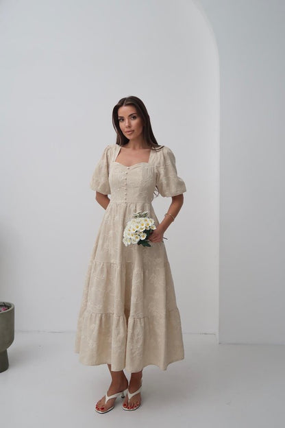 Bej Süs Düğmeli Balon Kollu Elbise