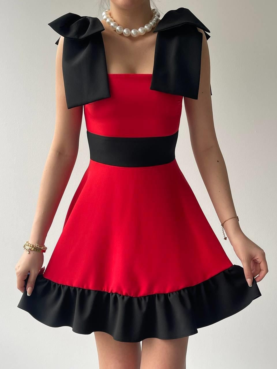 Miron Omuz Fiyonklu Elbise