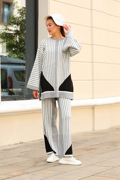 Çizgili bisiklet yaka triko takım Gri