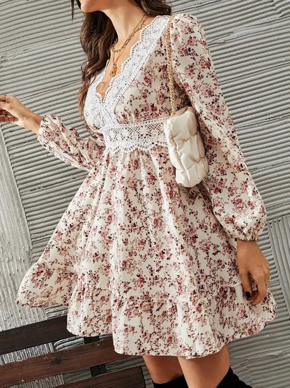 Kadın Uzun Kollu Dantel V Yakalı Mini Desenli Süprem Elbise