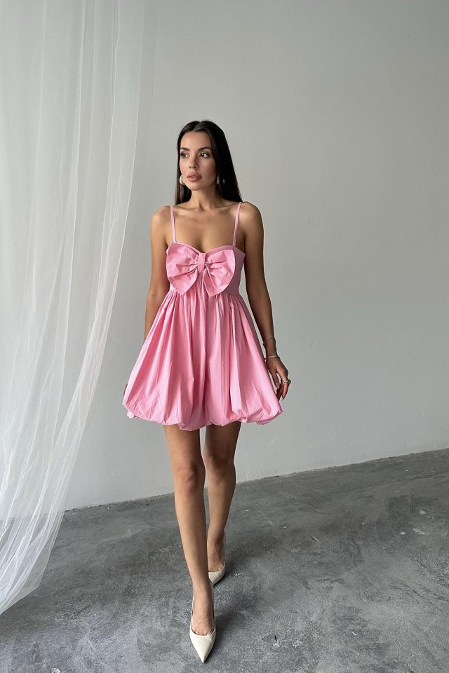 Pembe Önü Fiyonklu Askılı Elbise