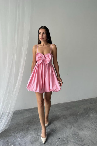 Pembe Önü Fiyonklu Askılı Elbise