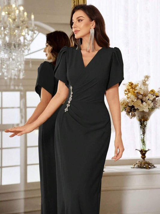 Kadın Kısa Kollu Kruvaze Yakalı Belden çiçek Aksesuarlı Yırtmaçlı Ithal Krep Elbise