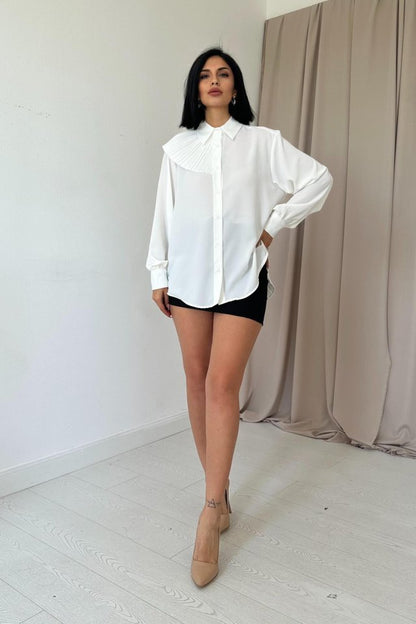 Beyaz Pilise Detaylı Jesica Gömlek