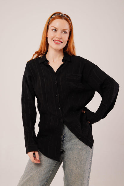 Hakim Yaka Çizgili Cep Detaylı Siyah Gömlek