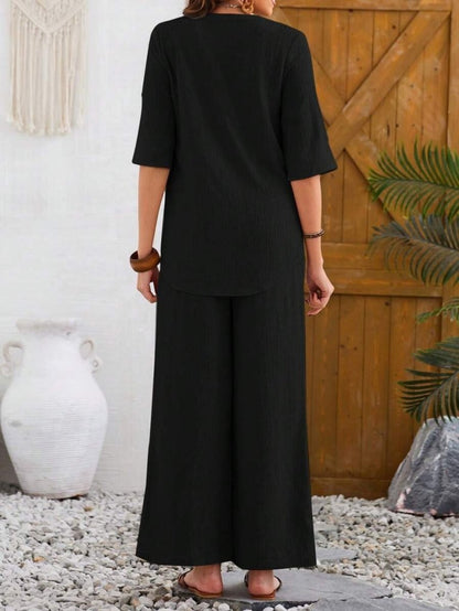 Kadın Kısa Kollu V Hakim Yaka Düğmeli Bürümcük Bluz Ve Pantolon Ikili Takım